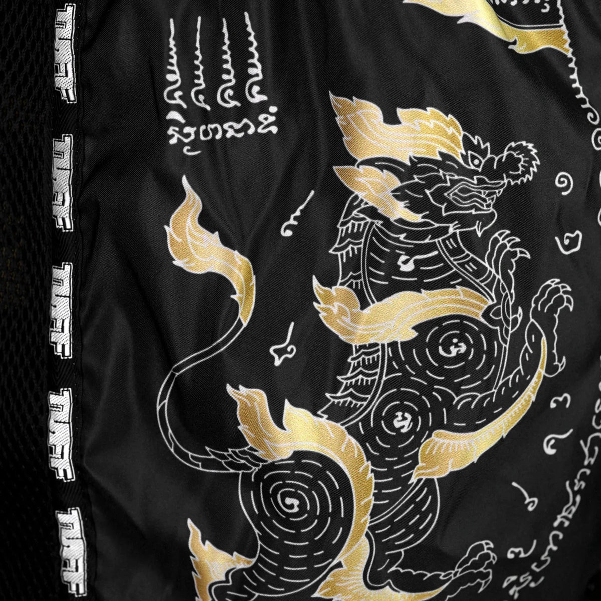 TUFF Muaythai Shorts Retro Style - MSC117 - Singha Yantra with War Flag
